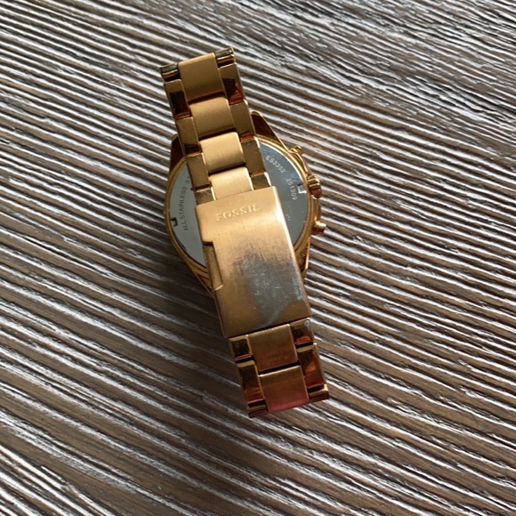 Rose Gold FOSSIL Watch - Picture 5 of 8